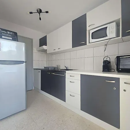 Lumineux Avec Parking - 2 Pers. - Fr-1-553-341 Balaruc-les-Bains